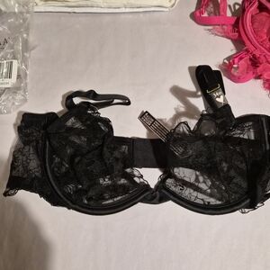 Victoria's Secret Black Lace Unlined Underwired Low Cut Demi Bra NWOT Sz 34B